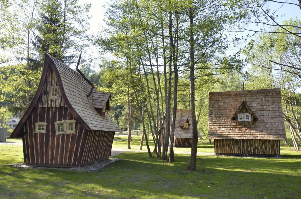 Les Lodges Du Lac Saint-Alban-de-Montbel المظهر الخارجي الصورة