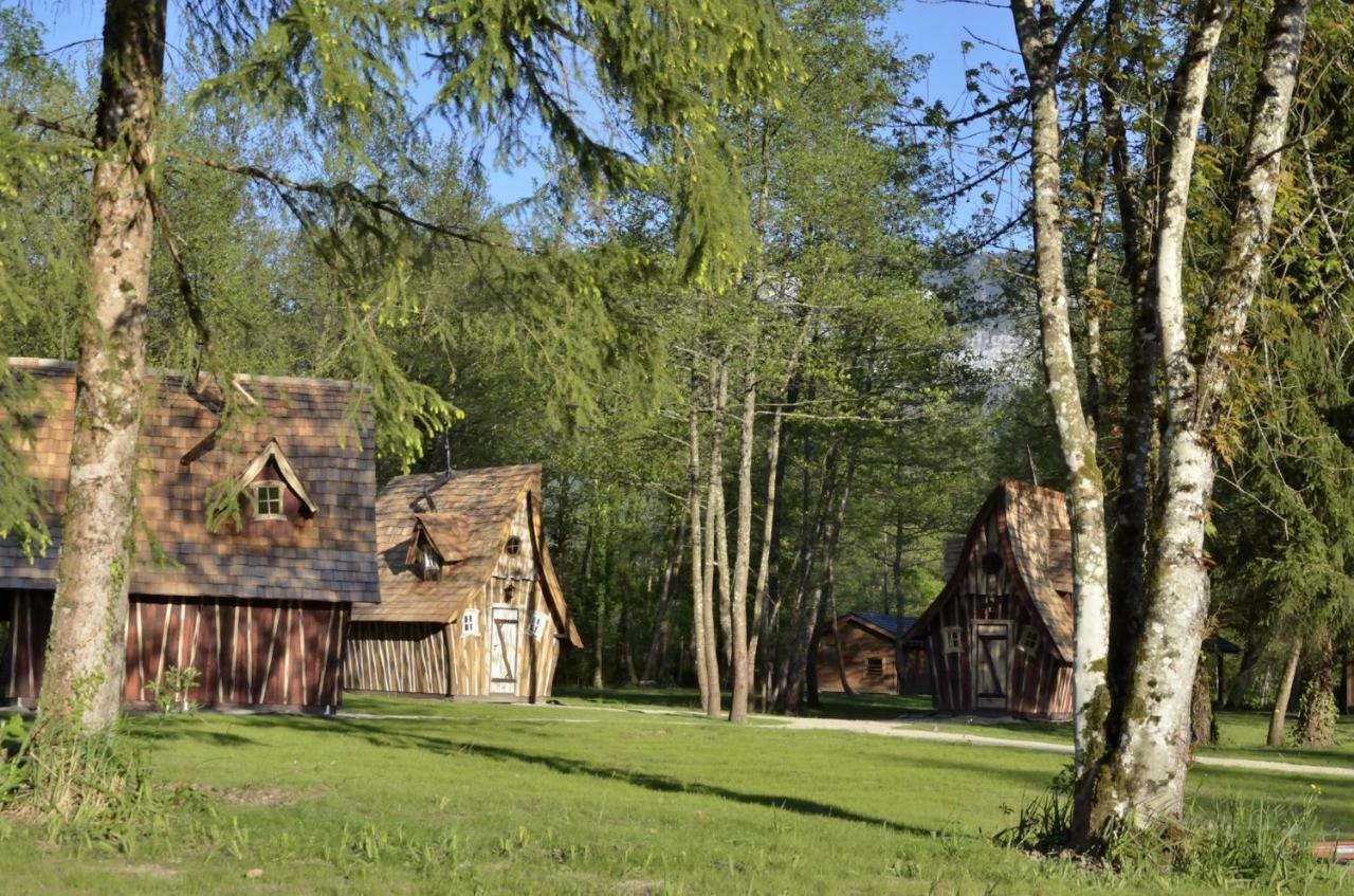 Les Lodges Du Lac Saint-Alban-de-Montbel المظهر الخارجي الصورة