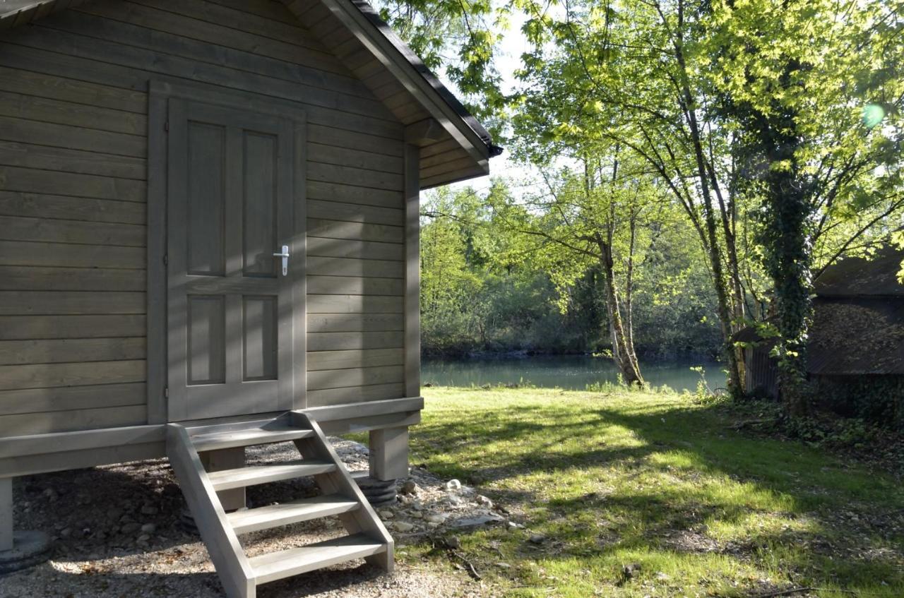 Les Lodges Du Lac Saint-Alban-de-Montbel المظهر الخارجي الصورة