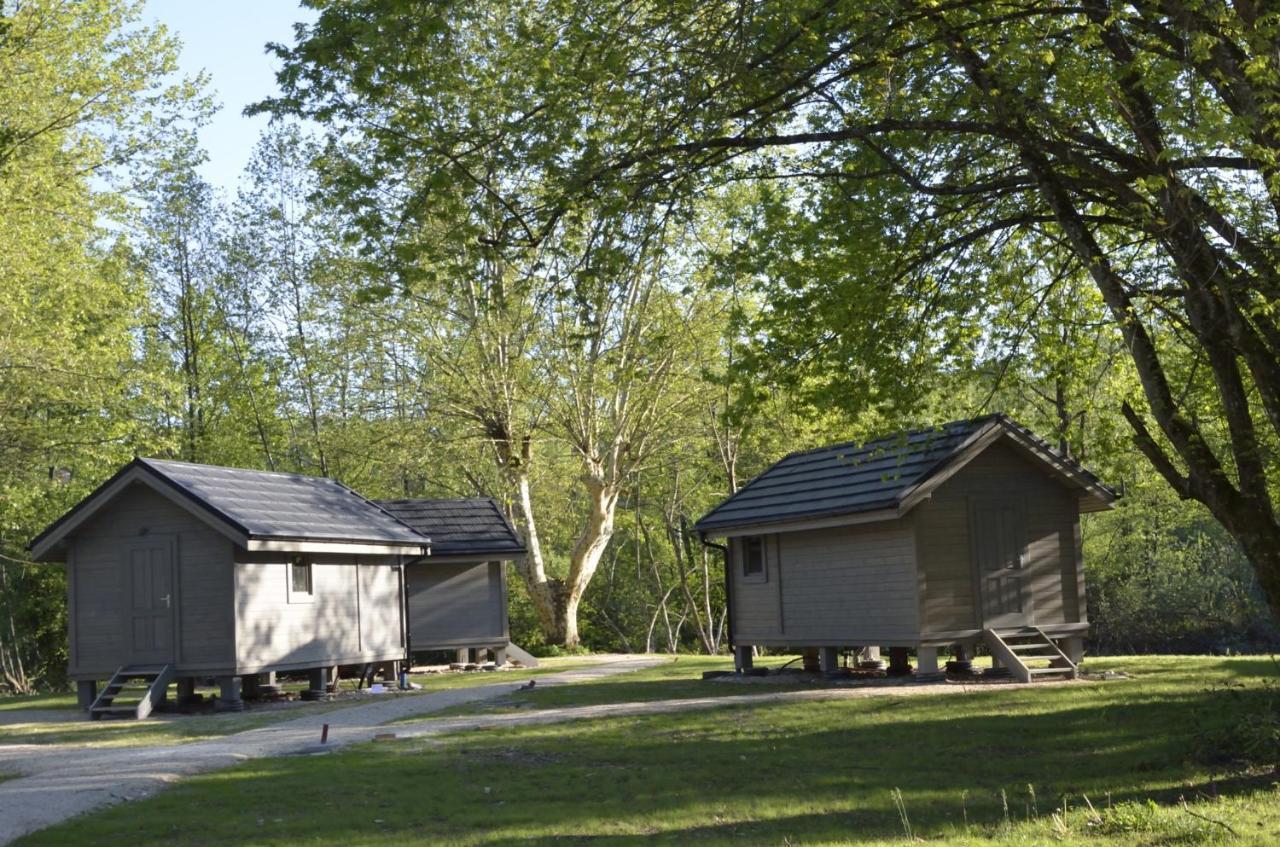 Les Lodges Du Lac Saint-Alban-de-Montbel المظهر الخارجي الصورة