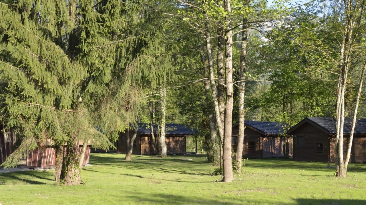 Les Lodges Du Lac Saint-Alban-de-Montbel المظهر الخارجي الصورة